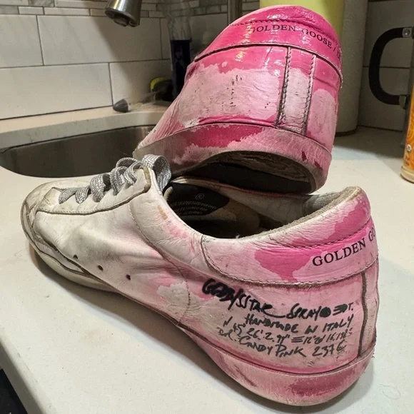 GOLDEN GOOSE SNEAKERS WITH PINK ACCENT - Picture 4 of 4
